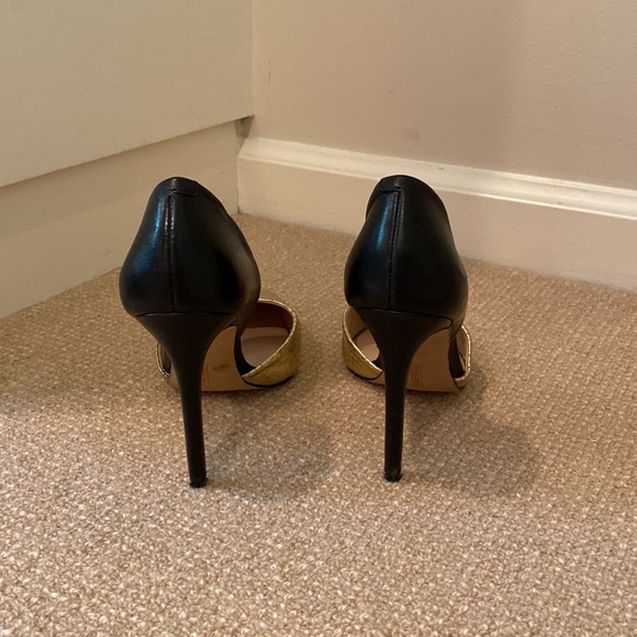 Vince Camuto Gold Snakeskin Embossed And Black Leather Pump Heels Size 7-1/2 - Picture 3 of 10